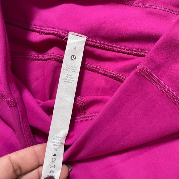 Lululemon Athletica Fuchsia Leggings - Picture 2 of 12